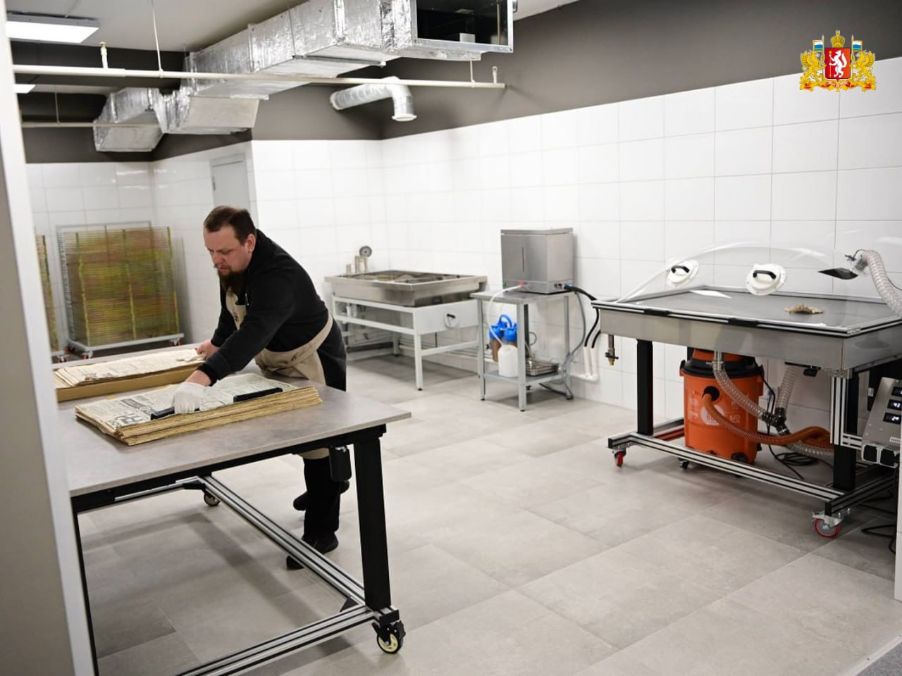 Первый в УрФО центр по реставрации редких и ценных книг открыли на базе библиотеки имени Белинского в Екатеринбурге Первый в УрФО центр по реставрации редких и ценных книг открыли на базе библиотеки имени Белинского в Екатеринбурге