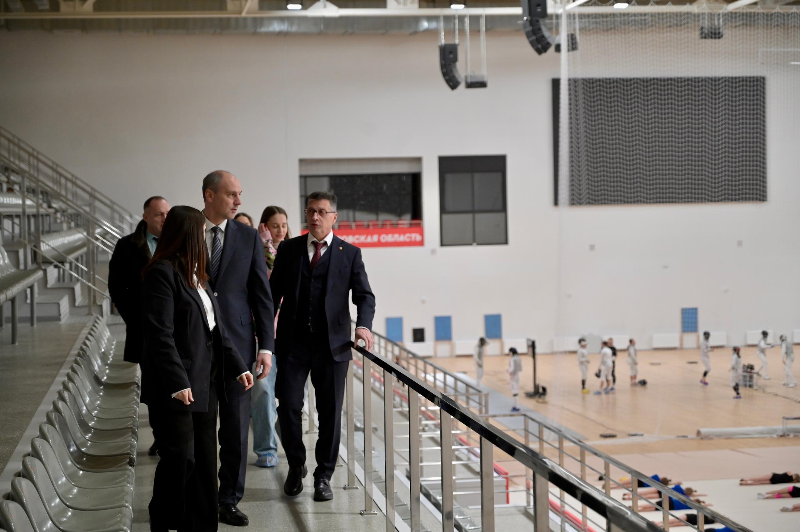 Денис Паслер отметил успехи свердловских чемпионов мира и Европы по самбо и их тренеров Денис Паслер отметил успехи свердловских чемпионов мира и Европы по самбо и их тренеров