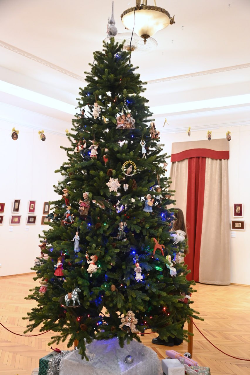 За новогодним настроением — на елку к Чайковским: в Свердловском областном краеведческом музее открылась выставка необычных елочных игрушек За новогодним настроением — на елку к Чайковским: в Свердловском областном краеведческом музее открылась выставка необычных елочных игрушек