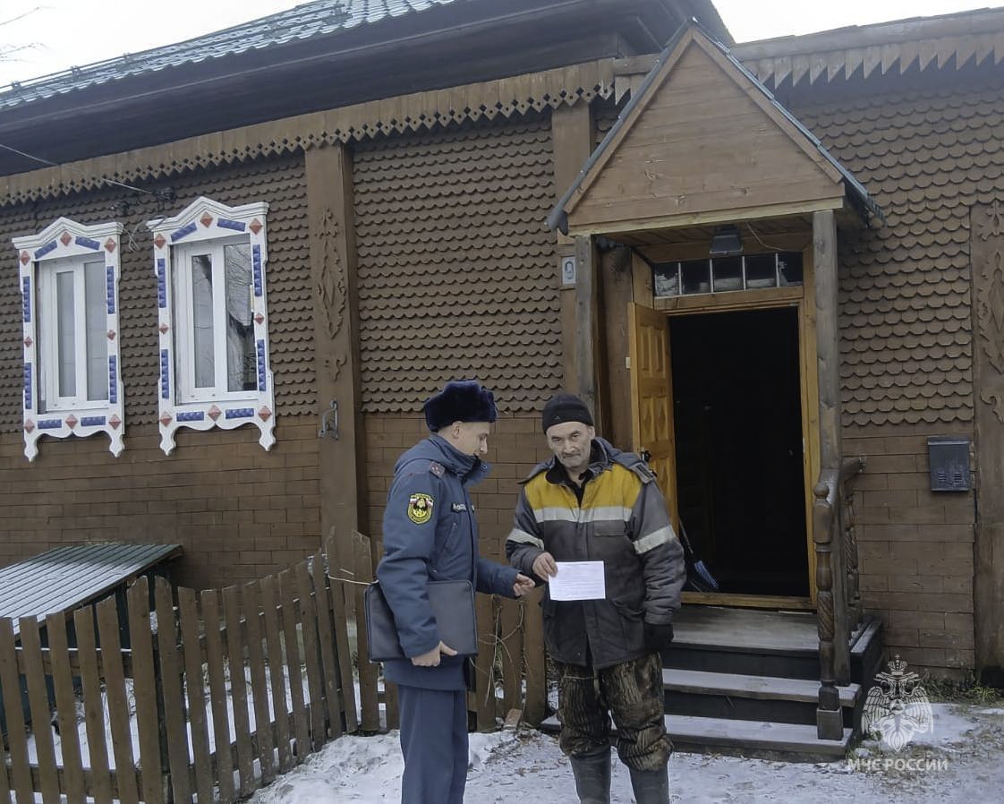 Сотрудники МЧС России напоминают жителям региона о важнейших правилах пожарной безопасности в отопительный сезон Сотрудники МЧС России напоминают жителям региона о важнейших правилах пожарной безопасности в отопительный сезон