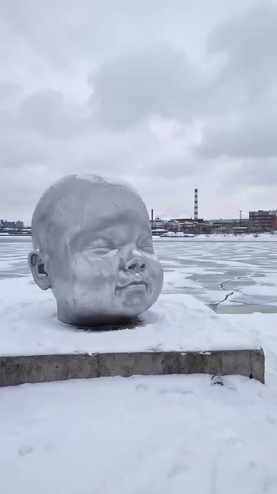 На этом видео все стрит-арты Екатеринбурга внезапно