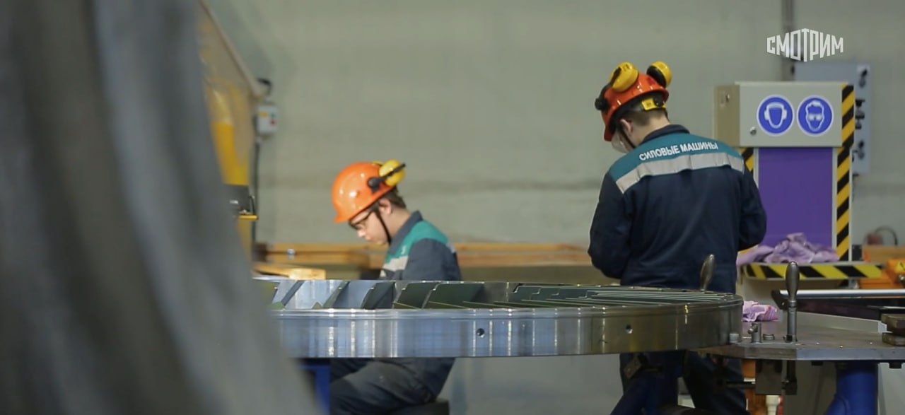 Губернатор Денис Паслер в интервью телеканалу «Россия 24» рассказал о подготовке высококвалифицированных специалистов для промышленности на территории Свердловской области по федеральному проекту «Профессионалитет» Губернатор Денис Паслер в интервью телеканалу «Россия 24» рассказал о подготовке высококвалифицированных специалистов для промышленности на территории Свердловской области по федеральному проекту «Профессионалитет»