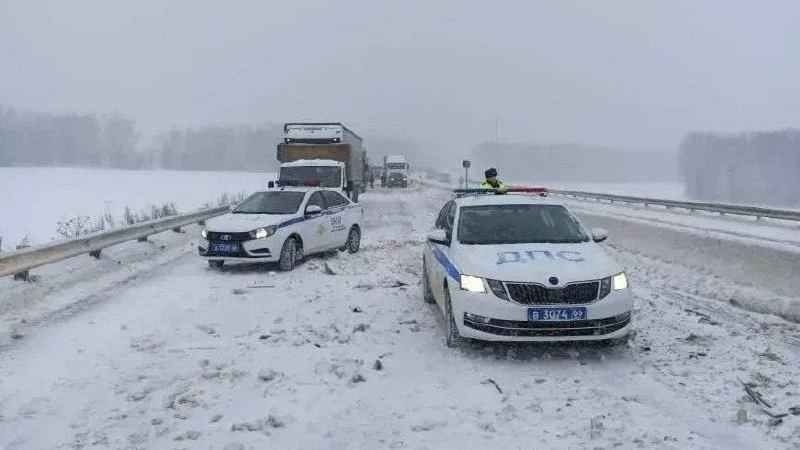 Участок трассы Пермь-Екатеринбург закрыли для грузовиков и автобусов