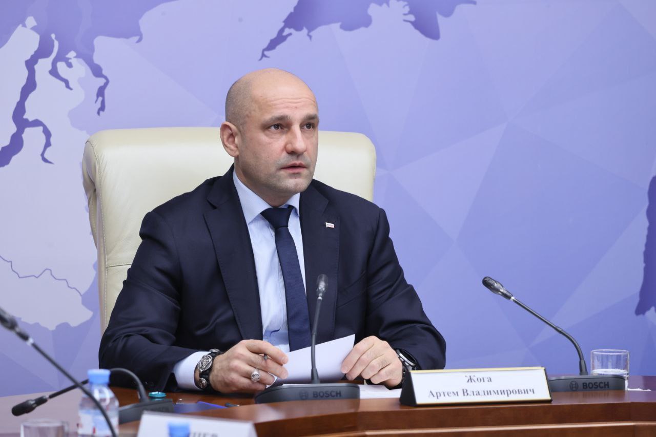 Артём Жога: В этом году в Уральском федеральном округе построено свыше 100 объектов здравоохранения