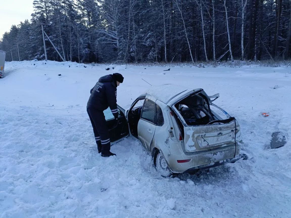 Госавтоинспекция устанавливает обстоятельства ДТП, в результате которого погибли два человека Госавтоинспекция устанавливает обстоятельства ДТП, в результате которого погибли два человека
