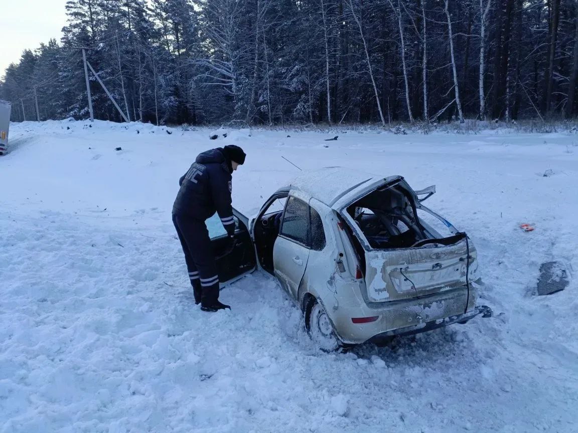 Госавтоинспекция устанавливает обстоятельства ДТП, в результате которого погибли два человека Госавтоинспекция устанавливает обстоятельства ДТП, в результате которого погибли два человека
