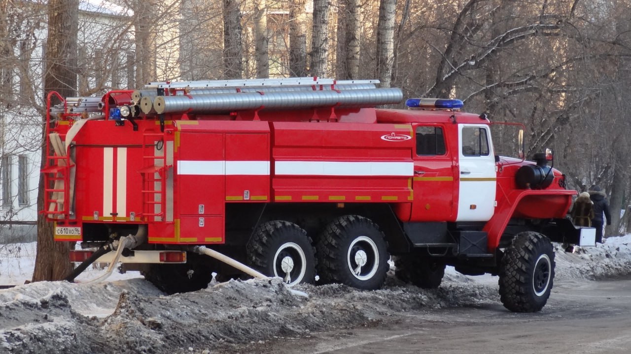 В екатеринбургской многоэтажке на Новой, 6 вновь произошёл пожар в электрощитовых