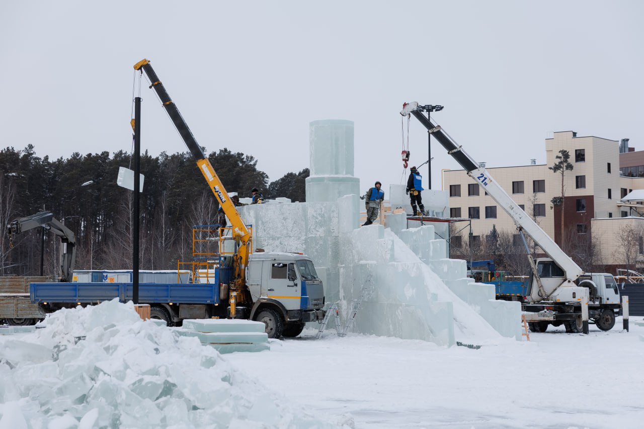 В Екатеринбурге откроют ледовый городок с 24-метровой горкой В Екатеринбурге откроют ледовый городок с 24-метровой горкой