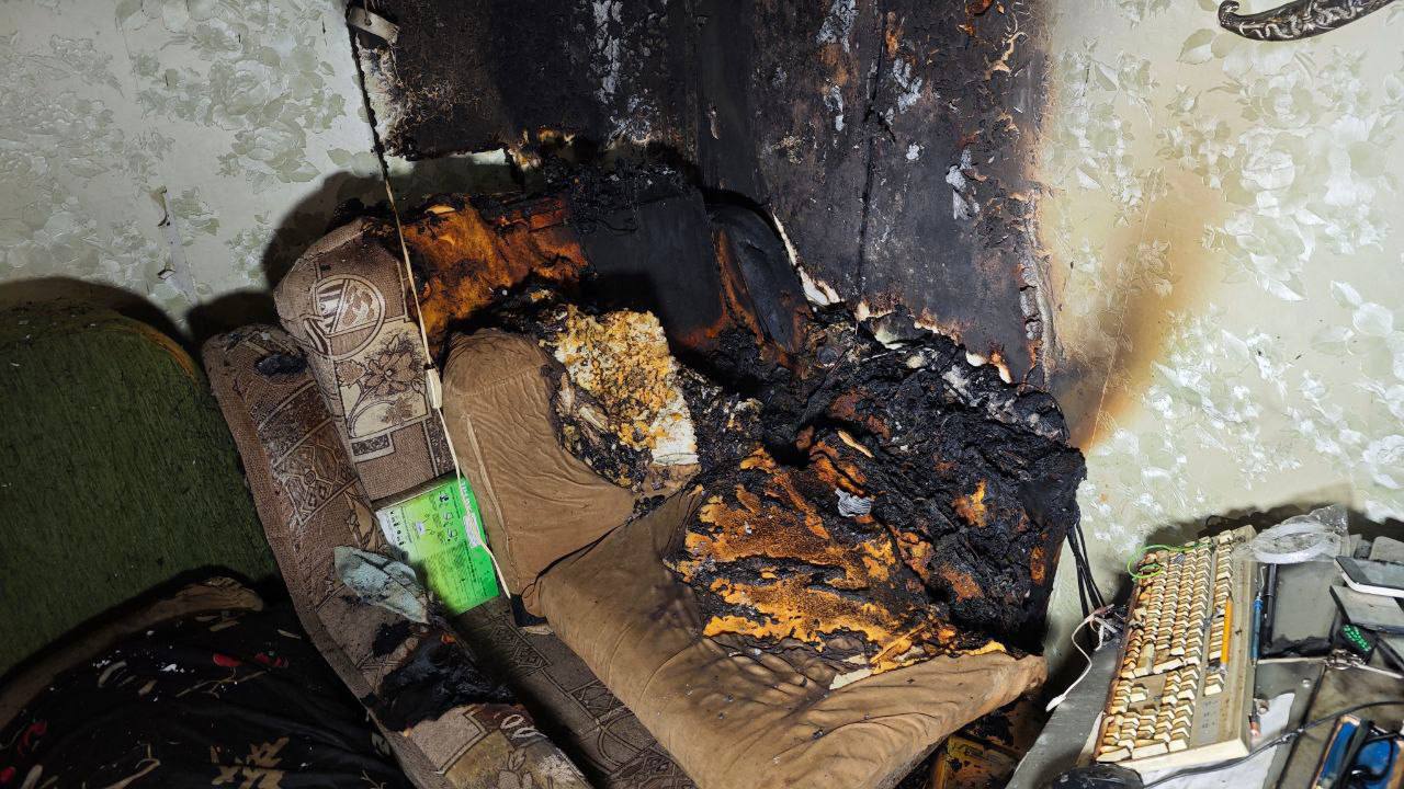 А в Екатеринбурге пожарные спасли мужчину и кота