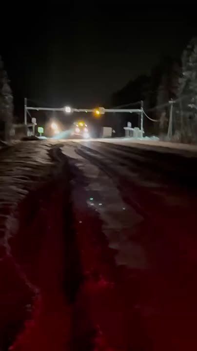 Свыше 300 единиц техники расчищают региональные дороги от снега