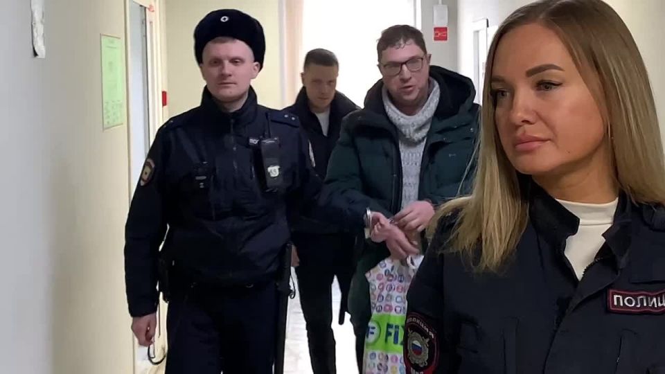 В Ленинском райсуде Екатеринбурга сегодня должны избрать меру пресечения в отношении адвоката Романа Качанова