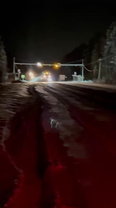 Свыше 300 единиц техники расчищают региональные дороги от снега