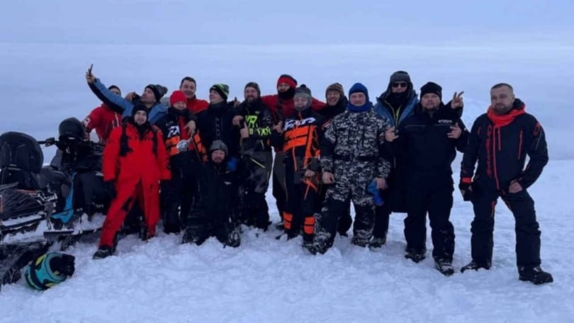 Свердловские туристы сутки пробивались через снег с горы Ослянка