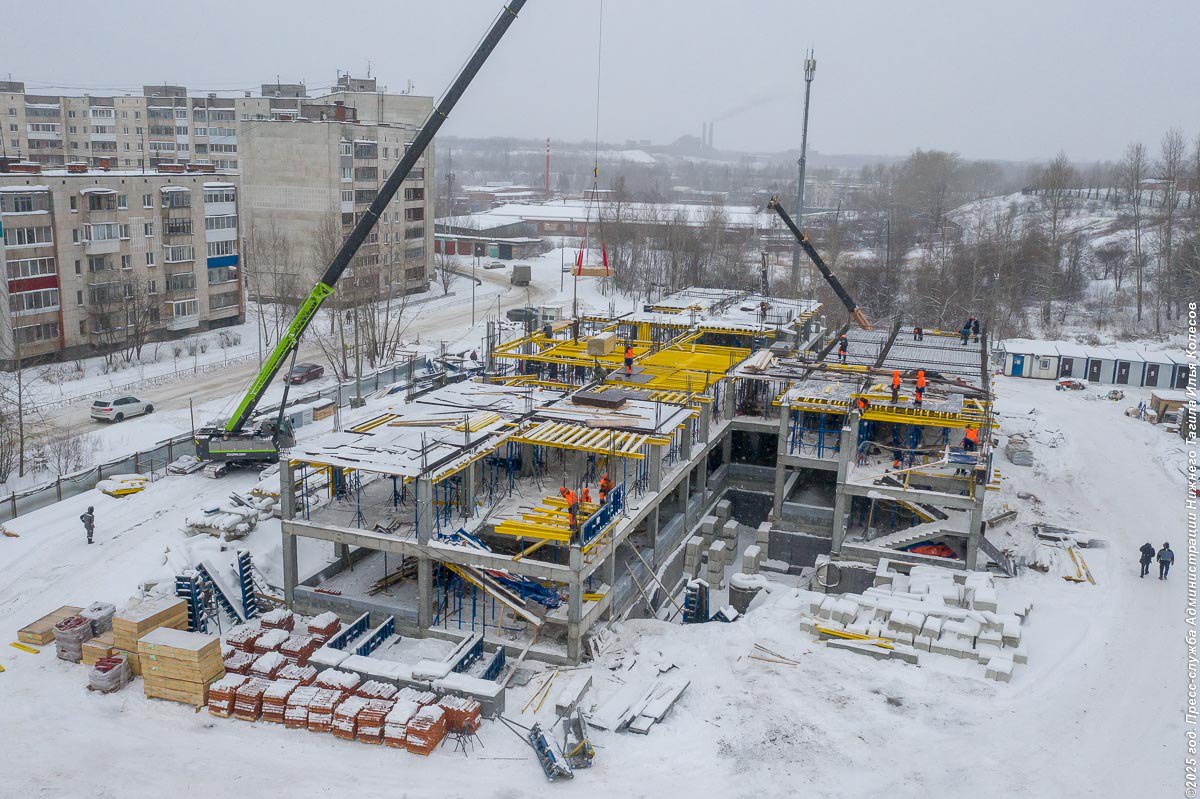 В Нижнем Тагиле строители продолжают возведение двух современных детских садов на территории бывшей военной части на улице Фрунзе и в микрорайоне Приречном