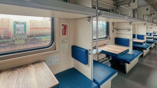 На маршруты Екатеринбург – Сургут и Сургут – Москва вышли новейшие фирменные поезда