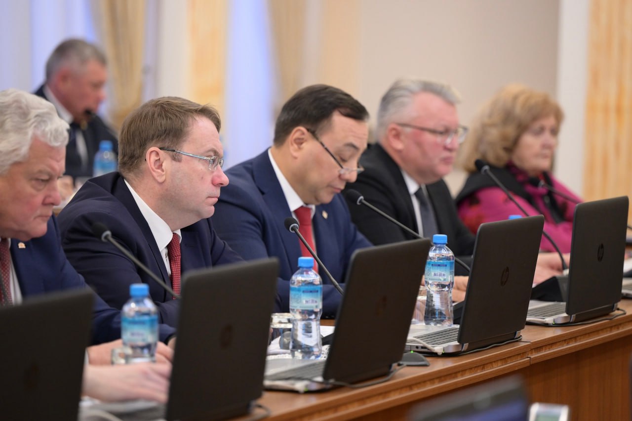 Денис Паслер поставил задачу обеспечить стопроцентную готовность и особую ответственность всех ведомств и служб к январским каникулам Денис Паслер поставил задачу обеспечить стопроцентную готовность и особую ответственность всех ведомств и служб к январским каникулам