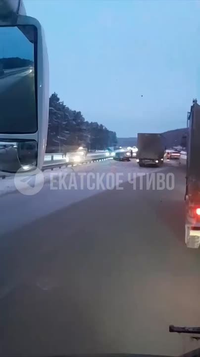 Пять машин столкнулись на Пермском тракте - движение затруднено