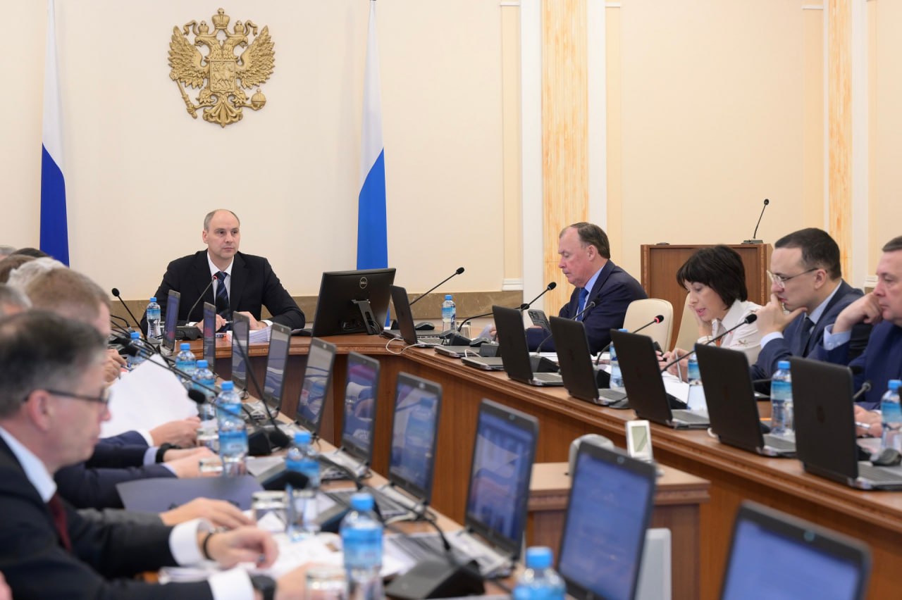 Губернатор Свердловской области Денис Паслер поставил задачу обеспечить стопроцентную готовность к январским каникулам и обозначил особую ответственность всех ведомств и служб