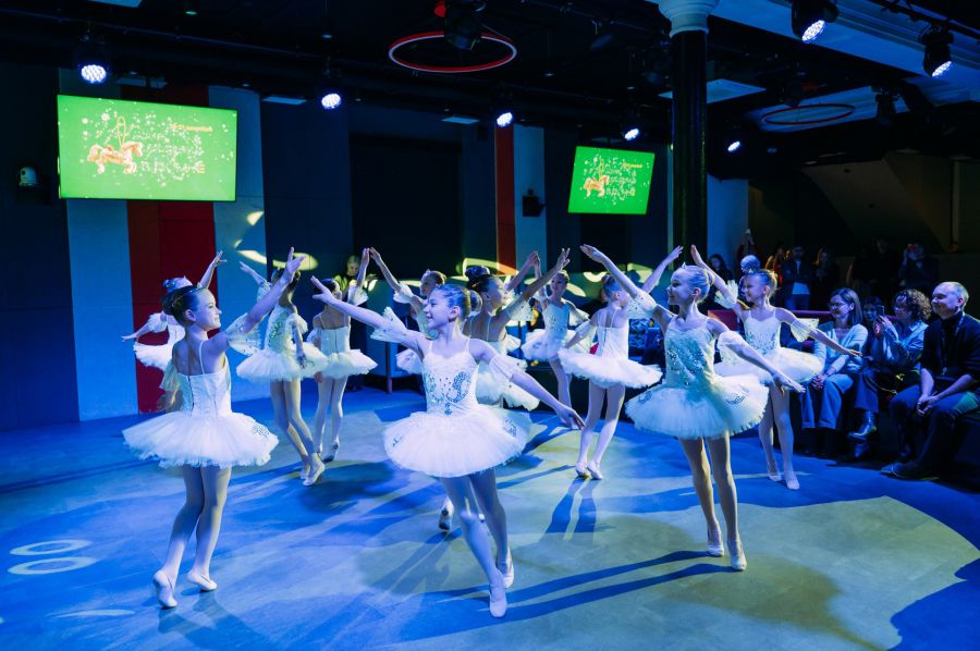 В Екатеринбурге на Новогодней ярмарке представили продукцию 45 уральских производителей В Екатеринбурге на Новогодней ярмарке представили продукцию 45 уральских производителей