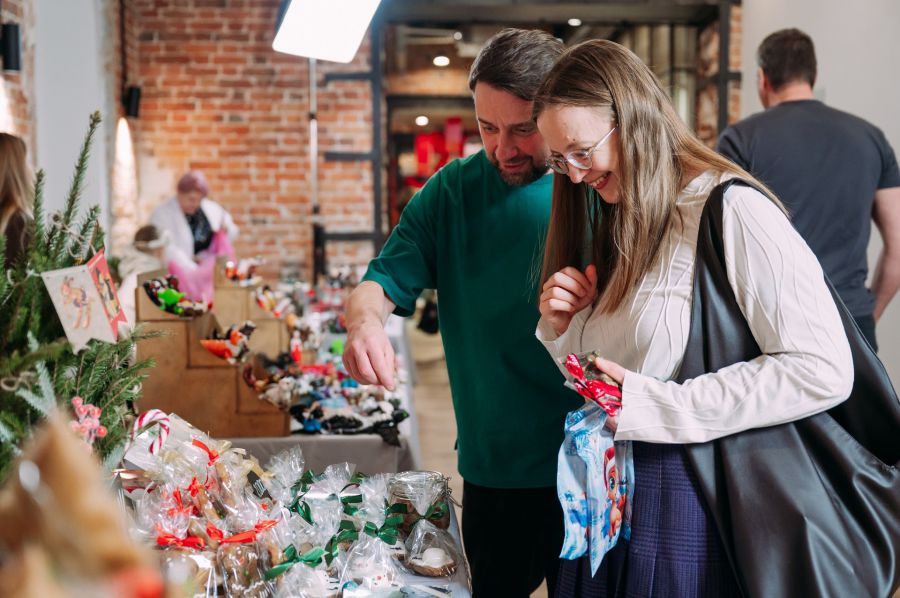 В Екатеринбурге на Новогодней ярмарке представили продукцию 45 уральских производителей