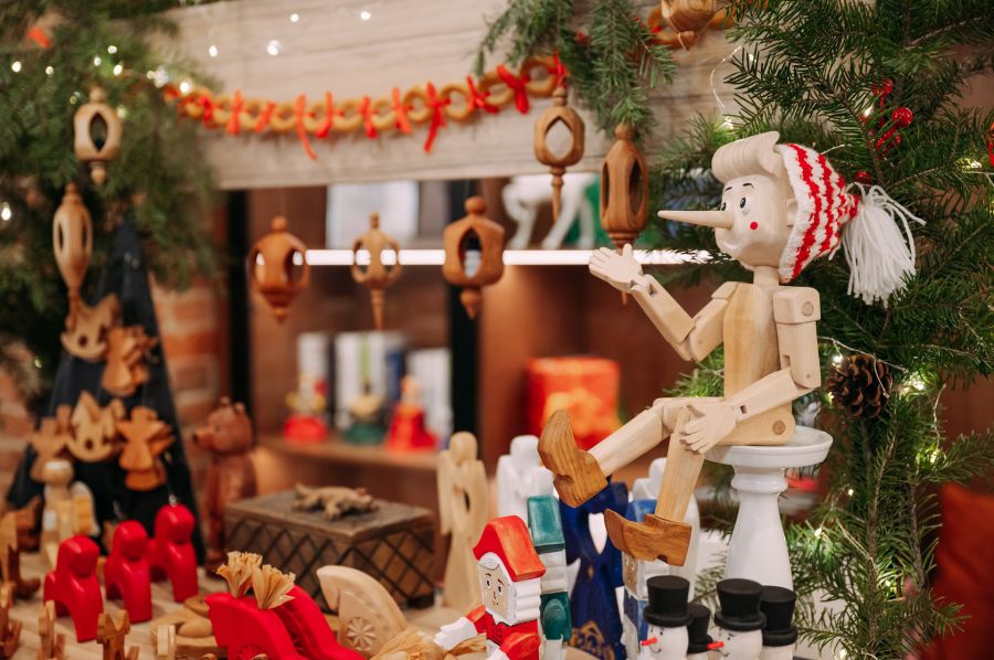 В Екатеринбурге на Новогодней ярмарке представили продукцию 45 уральских производителей В Екатеринбурге на Новогодней ярмарке представили продукцию 45 уральских производителей