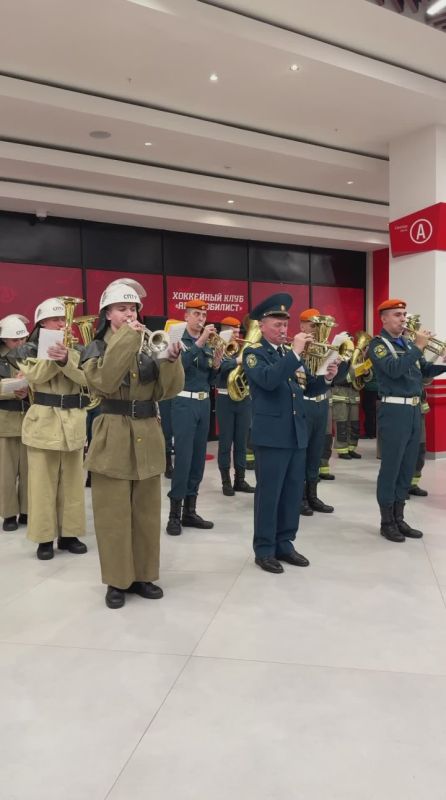 Первый перерыв — под живую музыку