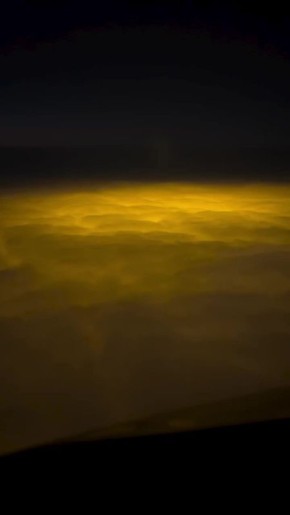 Пилот Дамир Юсупов показал, как ярко светятся теплицы в Верхней Пышме