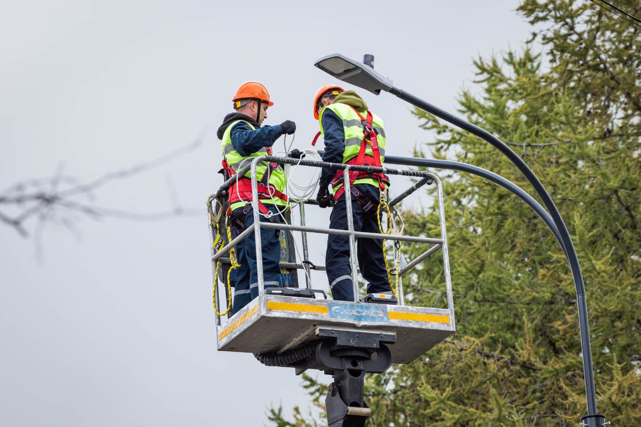 Алексей Орлов: Уважаемые работники энергетической отрасли! От всей души поздравляю вас с профессиональным праздником – Днём энергетика Алексей Орлов: Уважаемые работники энергетической отрасли! От всей души поздравляю вас с профессиональным праздником – Днём энергетика