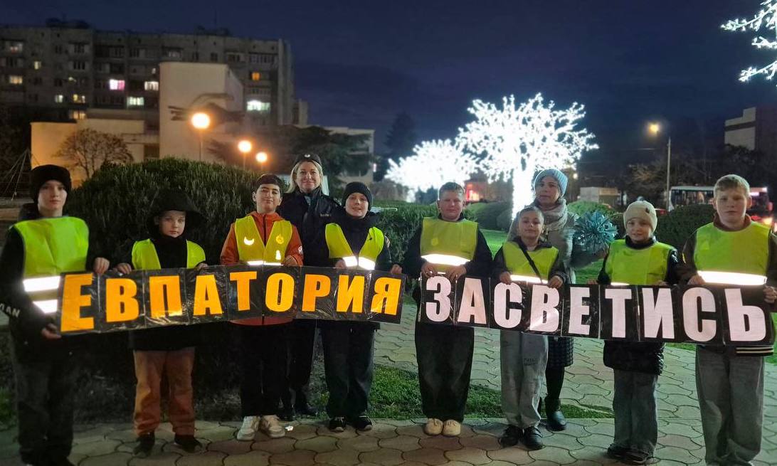 Еженедельные новости ЮИД. 13 - 19 декабря Новый год уже на пороге и юные инспекторы движения активно готовятся к празднику: участвуют в Новогоднем марафоне, творчески выполняют задания и доказывают, что безопасность может... Еженедельные новости ЮИД. 13 - 19 декабря Новый год уже на пороге и юные инспекторы движения активно готовятся к празднику: участвуют в Новогоднем марафоне, творчески выполняют задания и доказывают, что безопасность может...