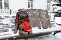 Одна из самых милых и добрых традиций Екатеринбурга – каждый год одевать к зиме зайку у гимназии №9 зимой