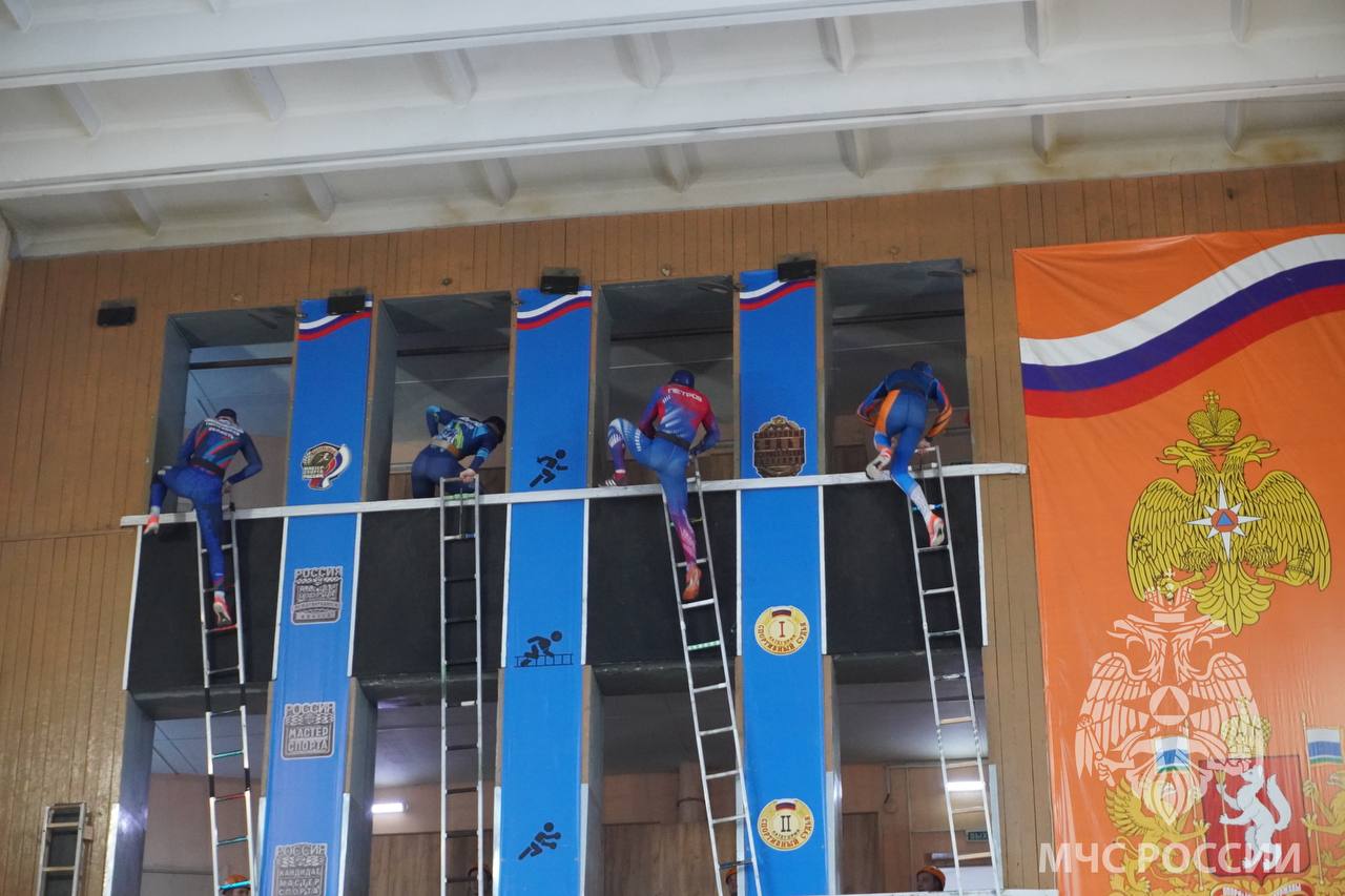 В Екатеринбурге состоялось торжественное открытие Всероссийских соревнований МЧС России «Кубок В.А. Кобцева» по пожарно-спасательному спорту В Екатеринбурге состоялось торжественное открытие Всероссийских соревнований МЧС России «Кубок В.А. Кобцева» по пожарно-спасательному спорту