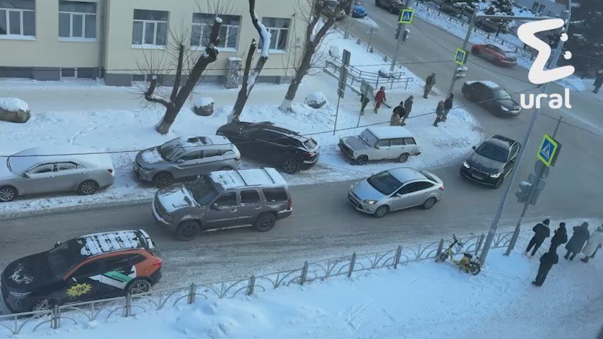 Ещё не вечер, а Екатеринбург уже в жёстких пробках
