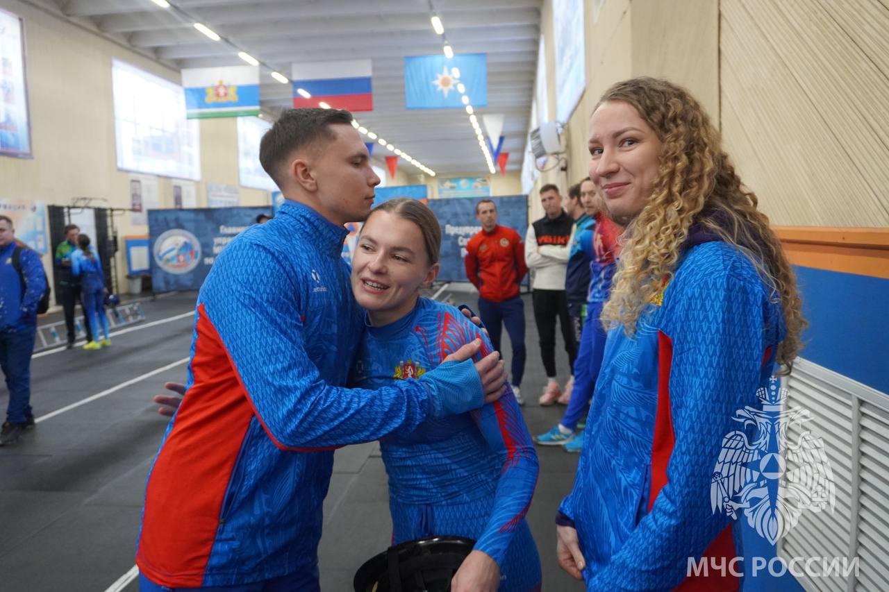 В Екатеринбурге состоялось торжественное открытие Всероссийских соревнований МЧС России «Кубок В.А. Кобцева» по пожарно-спасательному спорту В Екатеринбурге состоялось торжественное открытие Всероссийских соревнований МЧС России «Кубок В.А. Кобцева» по пожарно-спасательному спорту