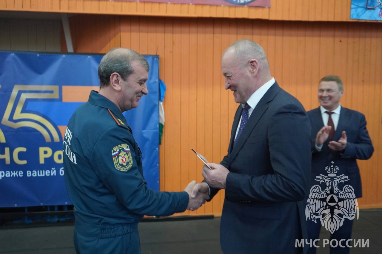 В Екатеринбурге состоялось торжественное открытие Всероссийских соревнований МЧС России «Кубок В.А. Кобцева» по пожарно-спасательному спорту В Екатеринбурге состоялось торжественное открытие Всероссийских соревнований МЧС России «Кубок В.А. Кобцева» по пожарно-спасательному спорту