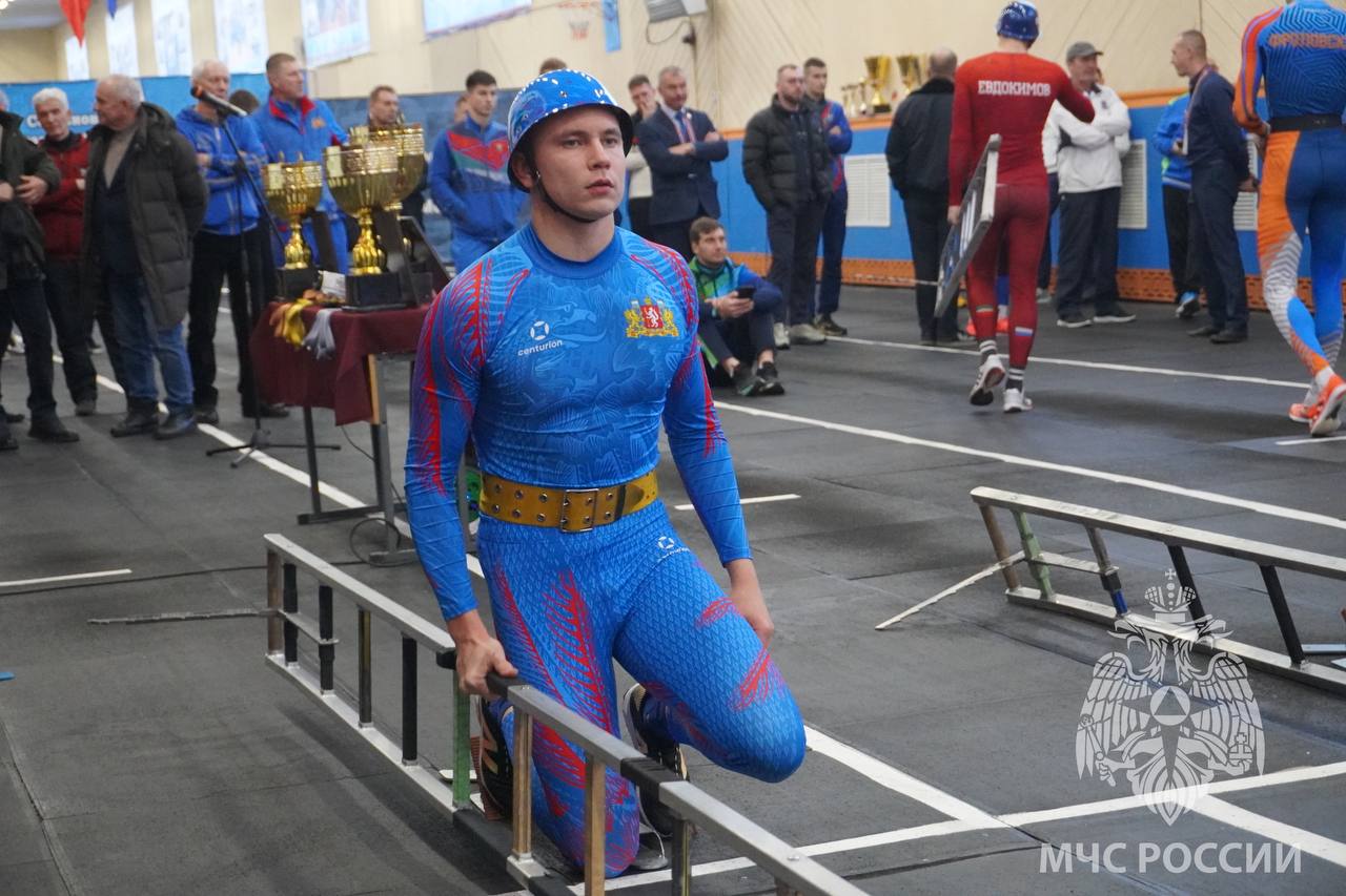 В Екатеринбурге состоялось торжественное открытие Всероссийских соревнований МЧС России «Кубок В.А. Кобцева» по пожарно-спасательному спорту В Екатеринбурге состоялось торжественное открытие Всероссийских соревнований МЧС России «Кубок В.А. Кобцева» по пожарно-спасательному спорту