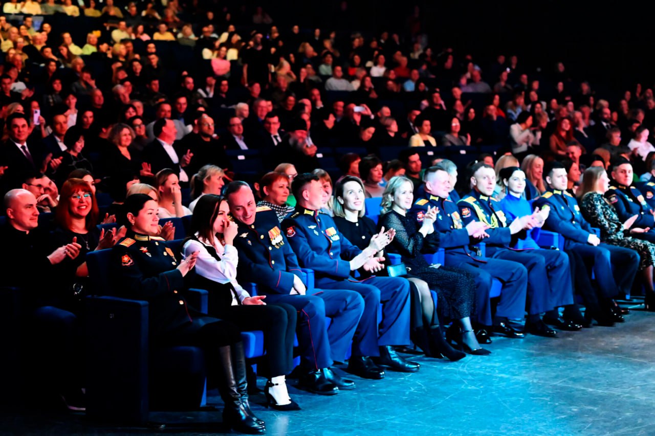 Благотворительный концерт федерального проекта «Героям нашего времени», организованный фондом «Золотые ворота Сибири», прошел в Свердловской области Благотворительный концерт федерального проекта «Героям нашего времени», организованный фондом «Золотые ворота Сибири», прошел в Свердловской области