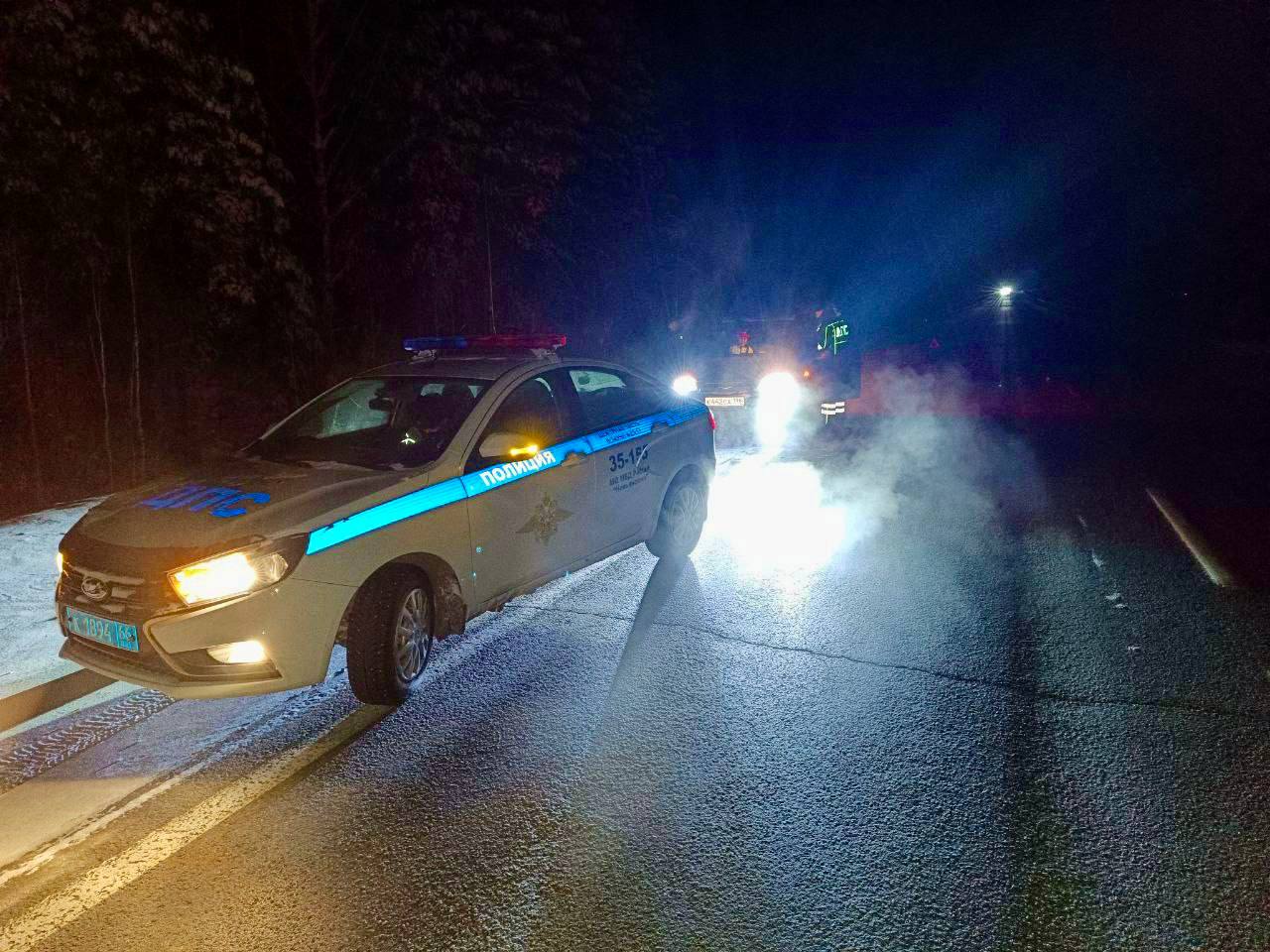 Сотрудники Госавтоинспекции Свердловской области оказали помощь семье на трассе в зимнюю ночь Сотрудники Госавтоинспекции Свердловской области оказали помощь семье на трассе в зимнюю ночь