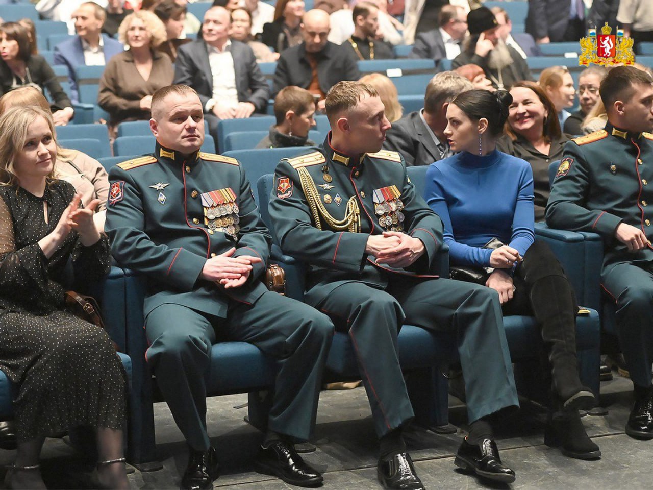 Благотворительный концерт федерального проекта «Героям нашего времени» объединил почти 4 тысячи свердловчан – врачей, военнослужащих, работников правоохранительных органов, участников специальной военной операции и членов их... Благотворительный концерт федерального проекта «Героям нашего времени» объединил почти 4 тысячи свердловчан – врачей, военнослужащих, работников правоохранительных органов, участников специальной военной операции и членов их...