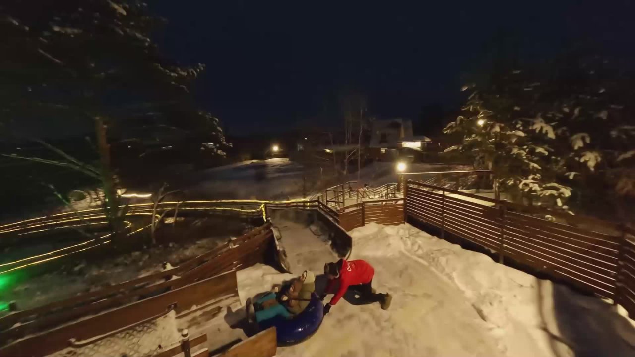Только что вы прокатились на новогодней 70-метровой тюбинг-горке