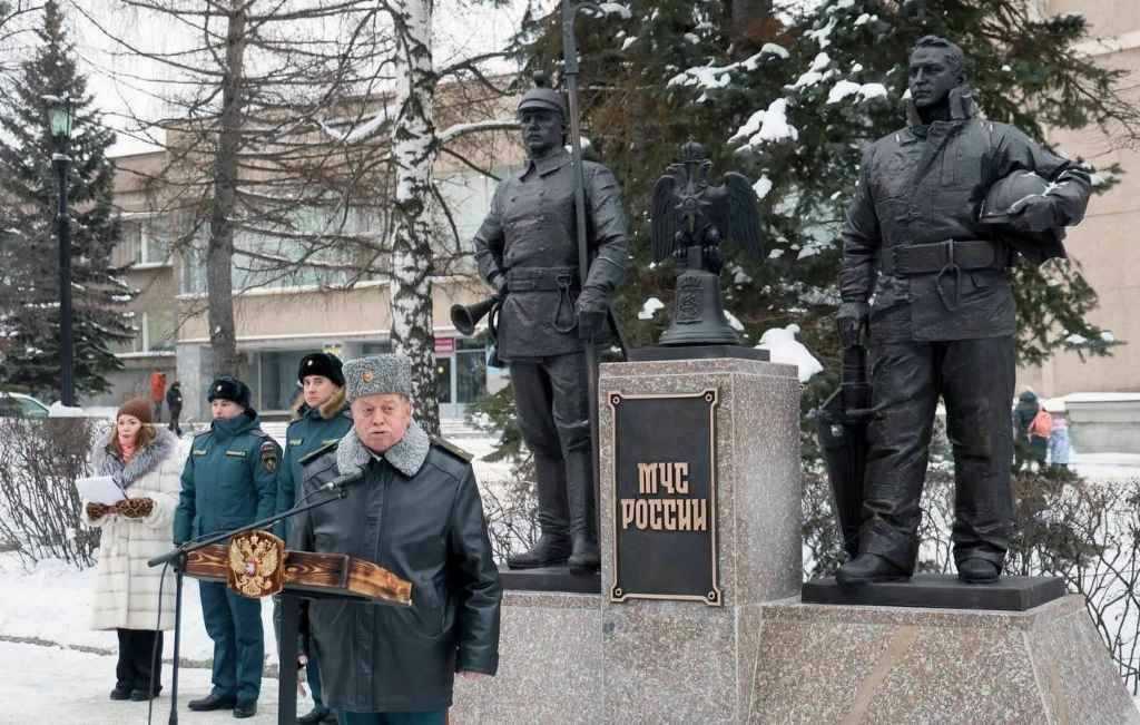 1 В Нижнем Тагиле открыли памятник уральским пожарным