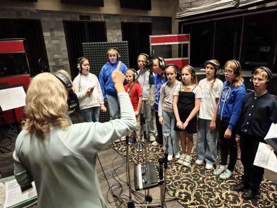 Музыкальный спектакль о дружбе, семье и любви к Родине создали при поддержке Президентского фонда культурных инициатив