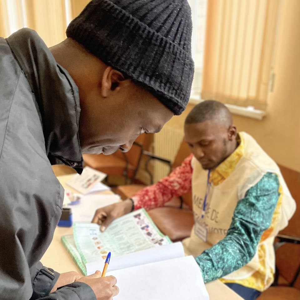 Граждане Гвинеи голосуют в шести российских городах Граждане Гвинеи голосуют в шести российских городах