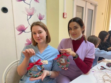 «Фабрика Деда Мороза» открылась в детской больнице Первоуральска