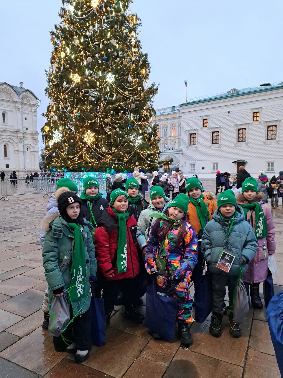 123 юных уральца стали участниками красочного представления на Кремлёвской ёлке