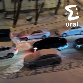 Ну если уж к 29 декабря у вас нет новогоднего настроения, то го на улицы Еката — по пробкам сразу видно, что праздник близко