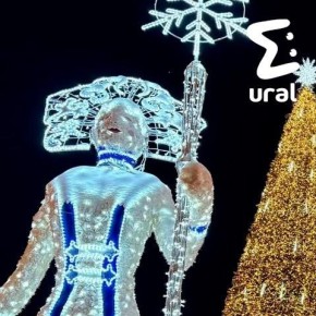 Хит-парад крипоты в Нижневартовске продожается: Деду Морозу и Снегурке налепили лица, а в компаньоны добавили безглазых снегирей за 900к каждый