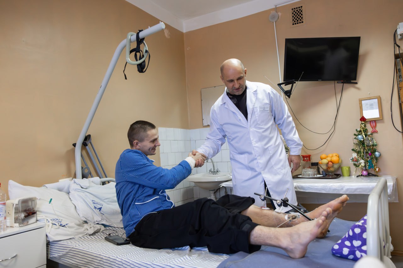 Артём Жога: Навестил бойцов, которые проходят лечение в военном клиническом госпитале Екатеринбурга Артём Жога: Навестил бойцов, которые проходят лечение в военном клиническом госпитале Екатеринбурга