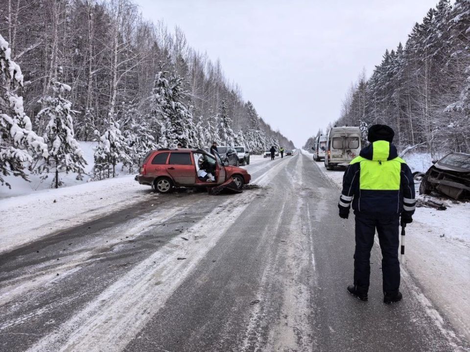 Госавтоинспекция выясняет обстоятельства смертельного ДТП в Нижнетагильском районе