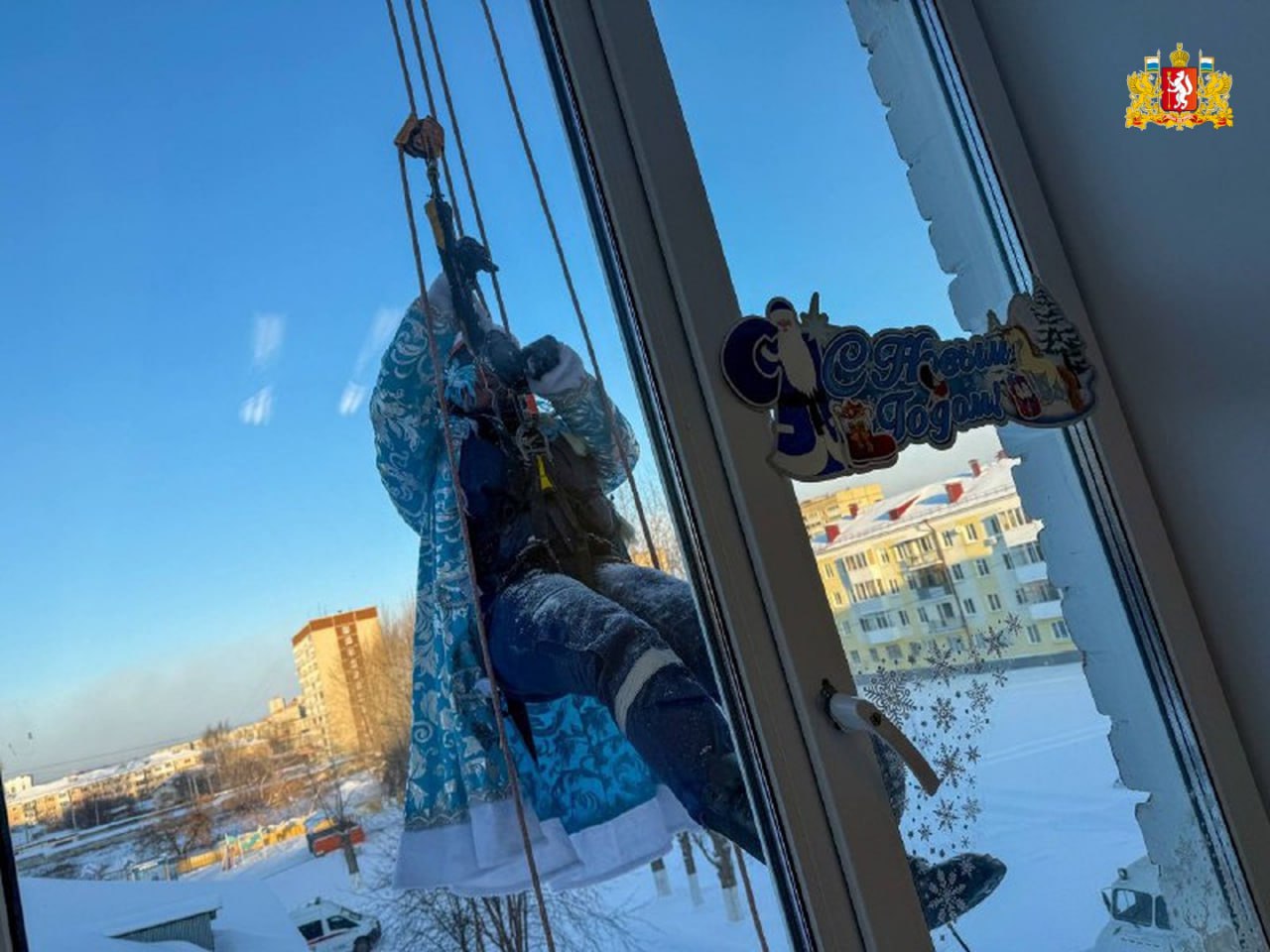 Добровольцы и активисты Свердловской области поздравили маленьких уральцев в больницах и Домах ребёнка с Новым годом Добровольцы и активисты Свердловской области поздравили маленьких уральцев в больницах и Домах ребёнка с Новым годом