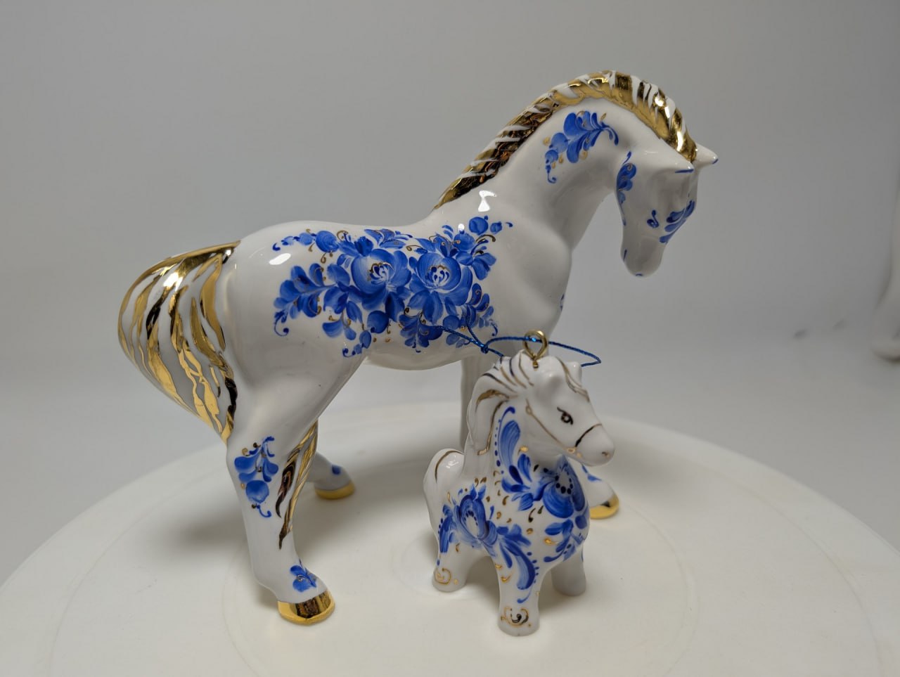 Фарфоровый символ Нового года создали уральские мастера Фарфоровый символ Нового года создали уральские мастера